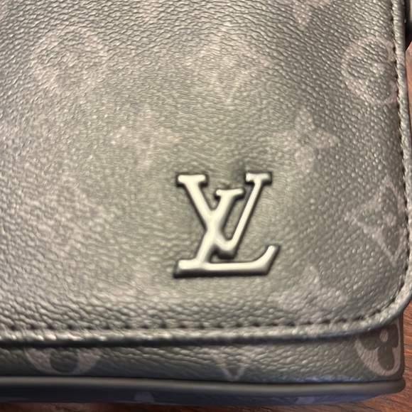Louis Vuitton Messenger bag - Picture 2 of 4